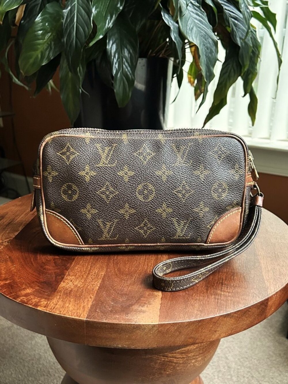 LOUIS VUITTON Monogram PM Wristlet - Picture 4 of 11